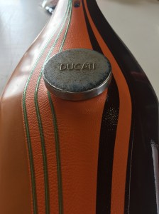 20151024_090421035_iOS